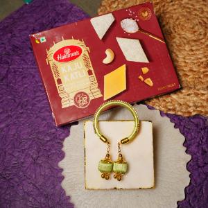 Emerald Kada & Kaju Katli Delight Lumba Rakhi